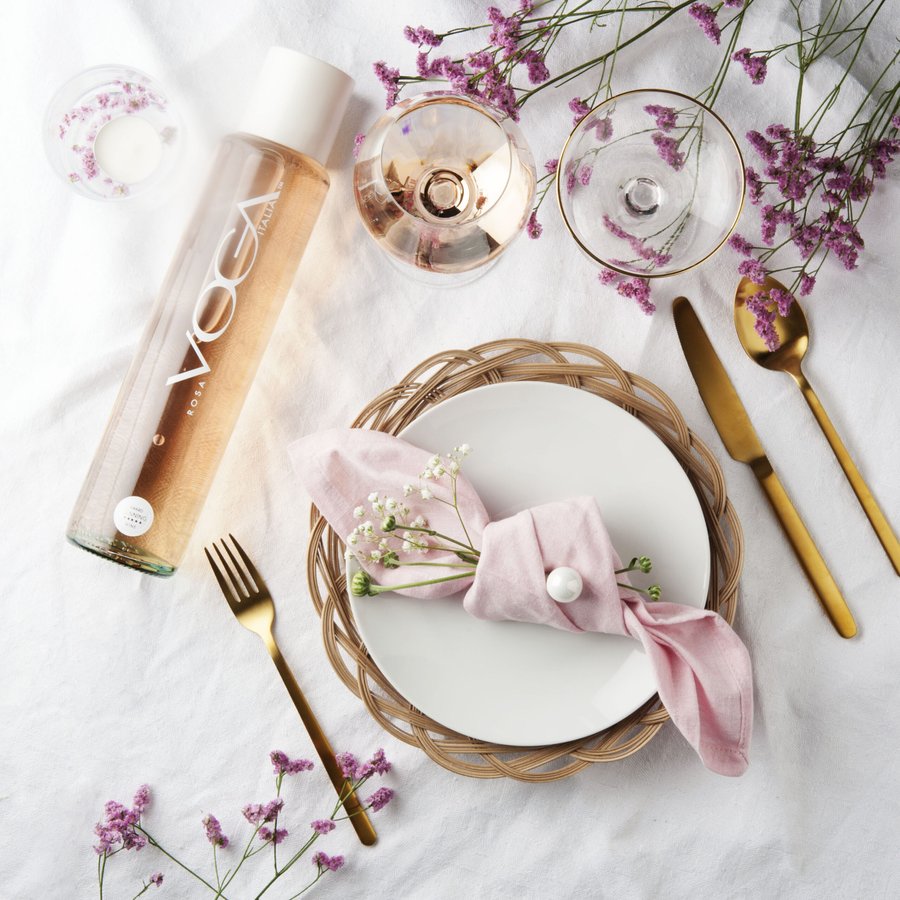 VOGA Rosato on a spring table